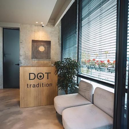 Dot Tradition فلورا المظهر الخارجي الصورة