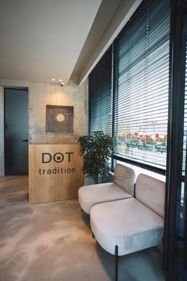 Dot Tradition فلورا المظهر الخارجي الصورة